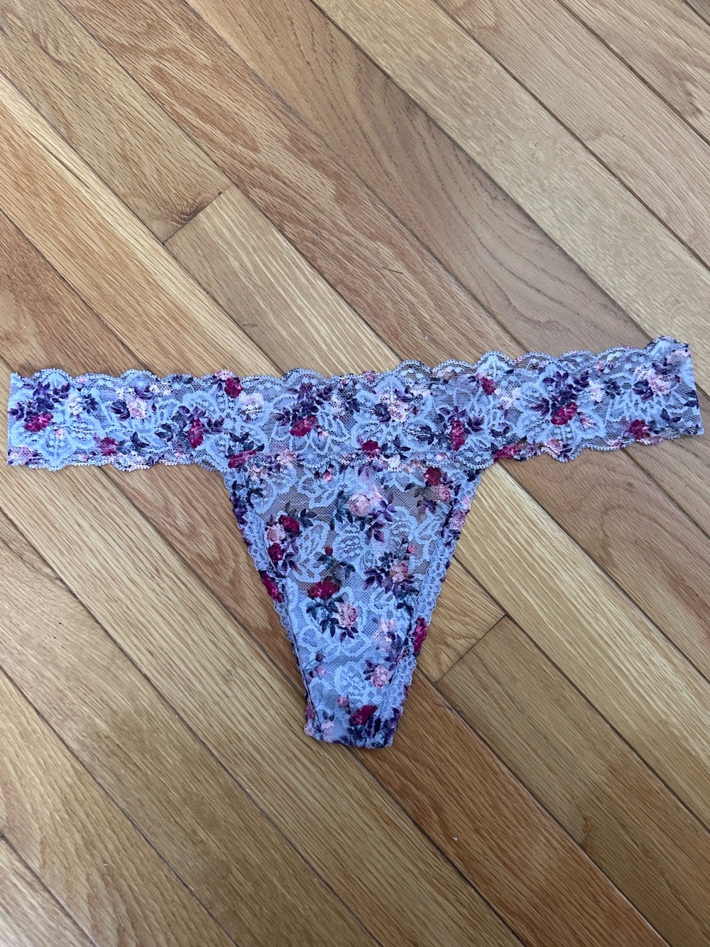 PINK Victoria's Secret Lavender Floral Lace Thong Size Large